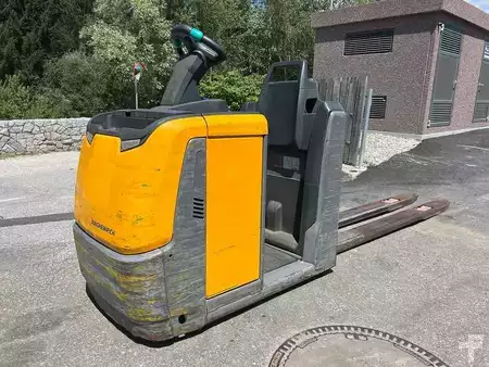 Stackers Stand-on 2017  Jungheinrich ECE 225 - 2400mm (1)