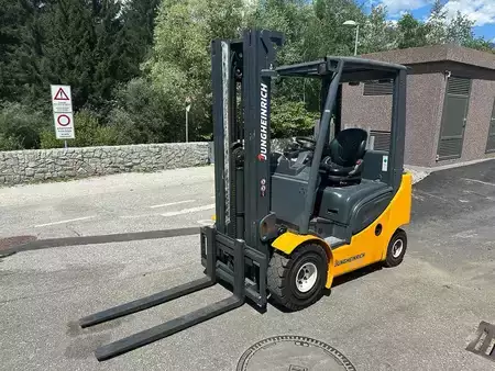 Diesel Forklifts 2014  Jungheinrich DFG 320s - 500DZ (1)