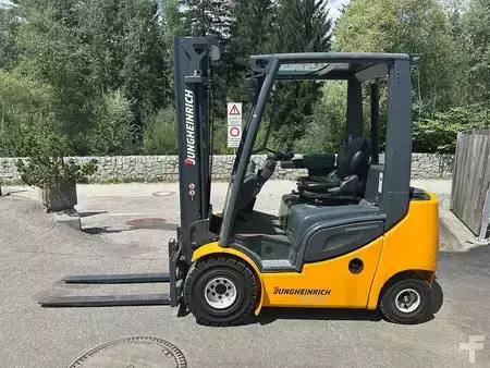 Diesel Forklifts 2014  Jungheinrich DFG 320s - 500DZ (2)