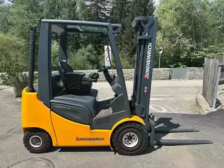 Diesel Forklifts 2014  Jungheinrich DFG 320s - 500DZ (5)