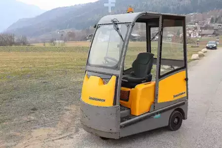 Rebocador 2018  Jungheinrich EZS 590i (1)