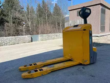Electric Pallet Trucks 2024  Jungheinrich EJE 114 (4)