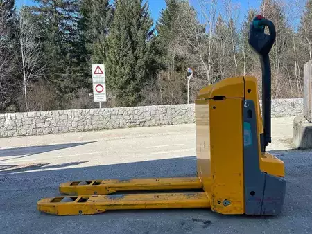 Electric Pallet Trucks 2024  Jungheinrich EJE 114 (5)