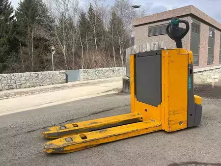 Transpallet elettrici 2021  Jungheinrich EJE C20 (4)