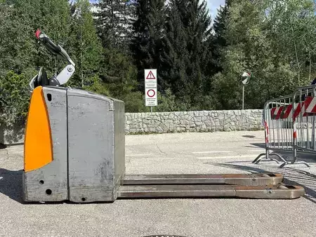 Stackers Stand-on 2019  Still EXU SF 20 (2)