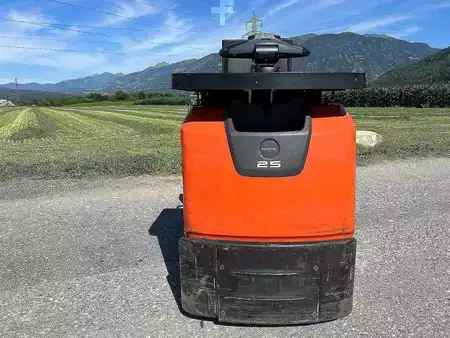 Stacker de condutor em pé 2015  Toyota 8L0P25P - 2400mm (3)