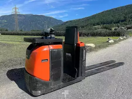Stacker de condutor em pé 2015  Toyota 8L0P25P - 2400mm (1)