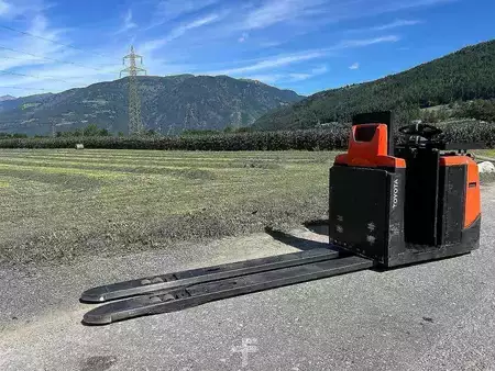 Stacker de condutor em pé 2015  Toyota 8L0P25P - 2400mm (4)