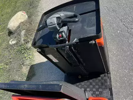 Stacker de condutor em pé 2015  Toyota 8L0P25P - 2400mm (6)