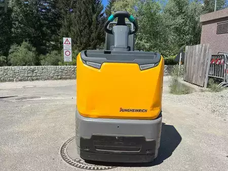 VZV s plošinou pro řidiče 2023  Jungheinrich ECE 225 HP (3)