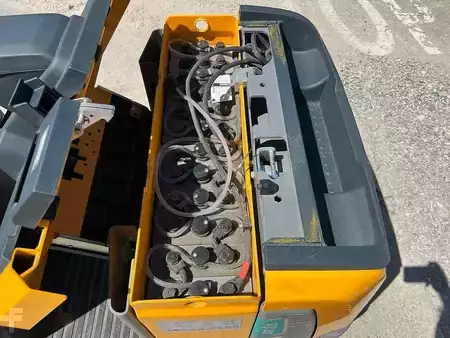 VZV s plošinou pro řidiče 2023  Jungheinrich ECE 225 HP (9)