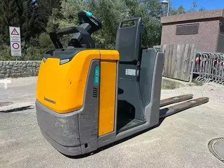 VZV s plošinou pro řidiče 2017  Jungheinrich ECE 225 HP - 2400mm (1)