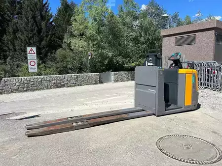 VZV s plošinou pro řidiče 2017  Jungheinrich ECE 225 HP - 2400mm (4)