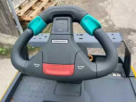 VZV s plošinou pro řidiče 2019  Jungheinrich ECE 225HP - 2400mm (7)