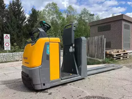 VZV s plošinou pro řidiče 2019  Jungheinrich ECE 225HP - 2400mm (1)