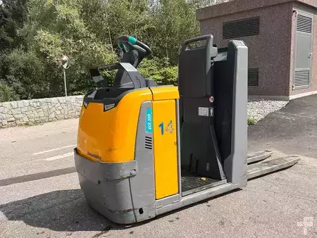 Stackers Stand-on 2017  Jungheinrich ECE 310 HP (1)