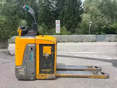 Stoccatori uomo a piedi 2018  Jungheinrich ERE 120 (2)