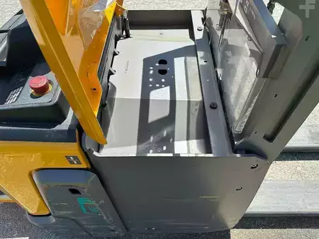 Wózki z platformą operatora 2022  Jungheinrich ERD 120i - 166ZT Lithium (9)