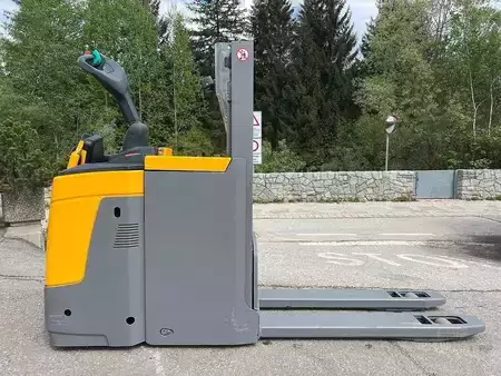Stacker stå på 2017  Jungheinrich ERD 220 - 201ZT (2)