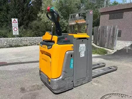 Stacker stå på 2020  Jungheinrich ERD 220 - 210ZT (1)