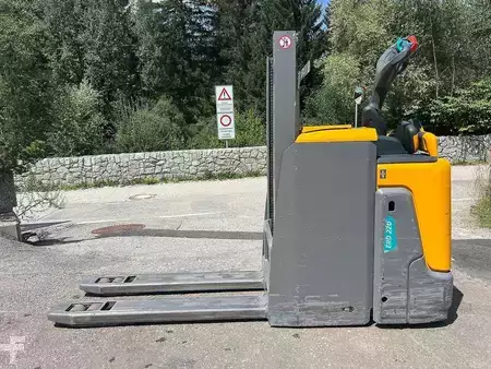 Stacker stå på 2020  Jungheinrich ERD 220 - 210ZT (5)