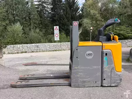 Stacker stå på 2020  Jungheinrich ERD 220 - 166ZT Lithium (5)