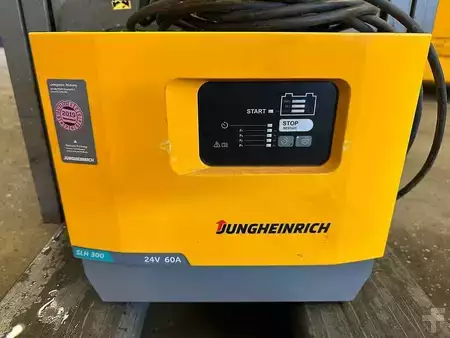 Stackers Stand-on 2018  Jungheinrich ERC 212 - 360ZT (11)