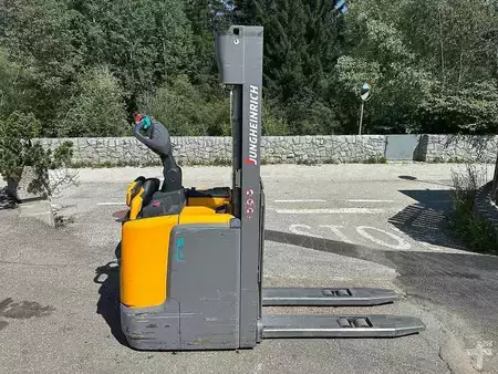 Stackers Stand-on 2019  Jungheinrich ERC 212 - 430DZ (2)