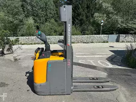 Stackers Stand-on 2019  Jungheinrich ERC 212 - 430DZ (2)
