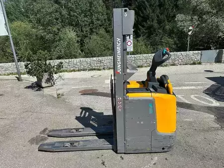 Stackers Stand-on 2019  Jungheinrich ERC 212 - 430DZ (5)