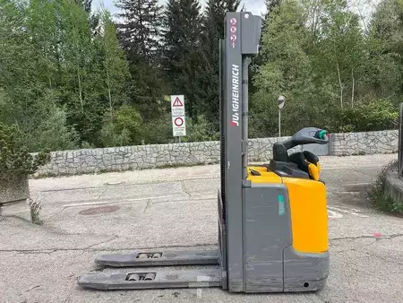 Stackers Stand-on 2022  Jungheinrich ERC 212 - 470DZ (5)