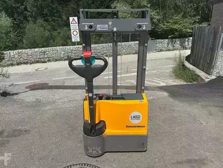 Pallet Stackers 2022  Jungheinrich EJC M10 - 250ZT (3)