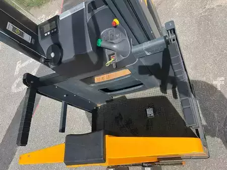 Vertical order pickers 2014  Jungheinrich EKS 110 - 280ZZ (6)