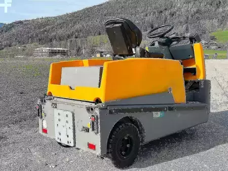 Traktor 2018  Jungheinrich EZS 570i (4)
