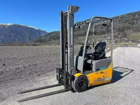 Elektro tříkolové VZV 2021  Jungheinrich EFG 110 - 360ZZ (1)