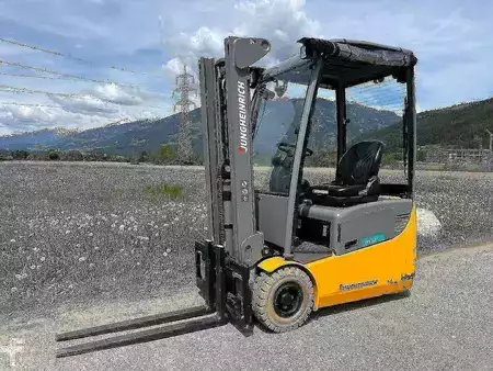 Electric - 3 wheels 2022  Jungheinrich EFG 113 - 310ZZ (1)