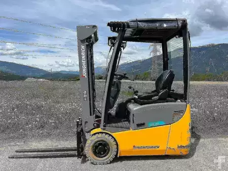 Electric - 3 wheels 2022  Jungheinrich EFG 113 - 310ZZ (2)