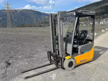 Electric - 3 wheels 2022  Jungheinrich EFG 113 - 310ZZ (1)