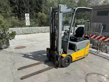 Electric - 3 wheels 2020  Jungheinrich EFG 113 - 330ZZ (1)
