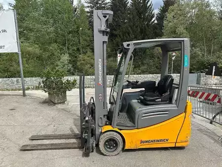 Electric - 3 wheels 2020  Jungheinrich EFG 218k - 400ZT (2)