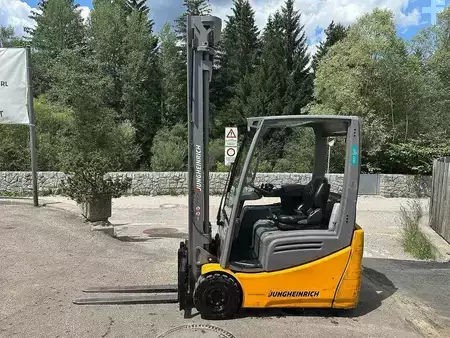 Electric - 3 wheels 2021  Jungheinrich EFG 218k - 700DZ (2)