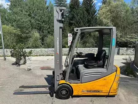 Electric - 3 wheels 2021  Jungheinrich EFG 220 - 400ZT (2)