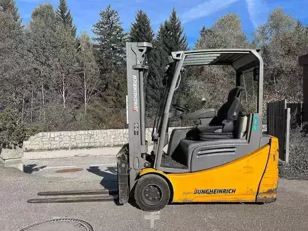 Electric - 3 wheels 2019  Jungheinrich EFG 220 - 464DZ (2)