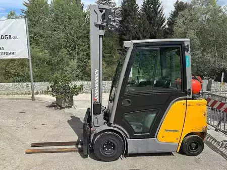 Wózki gazowe 2023  Jungheinrich TFG 320s - 650DZ (2)