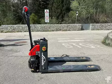 Nízkozdvižný vozík 2025  Linde MT15C *NEU+NEW* (2)