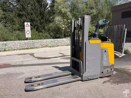 Wózki z platformą operatora 2017  Jungheinrich ERD 220 - 201ZT (4)