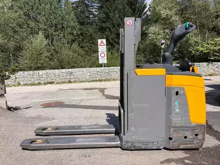 Wózki z platformą operatora 2017  Jungheinrich ERD 220 - 201ZT (5)