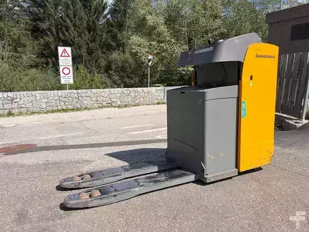 Stoccatori uomo a piedi 2018  Jungheinrich ESE 120 (4)