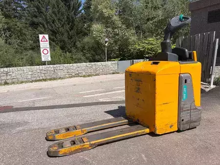 Wózki z platformą operatora 2017  Jungheinrich ERE 125 (4)
