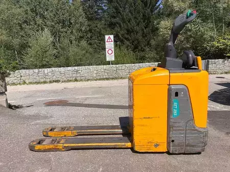 Wózki z platformą operatora 2017  Jungheinrich ERE 125 (5)